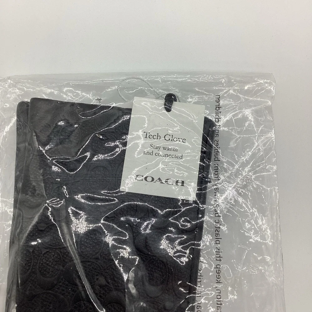 2150. Coach Black Leather Signature Insignia Gloves Size XS/S
